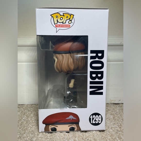 Robin Funko pop #1299, Stranger Things - Picture 5 of 6